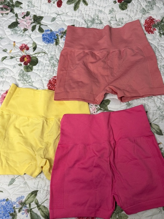 Spring Gym BUNDLE of 9🌸🎀 shorts & sports bras forever 21 - Picture 9 of 12
